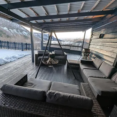 In Juvika Feriehus *